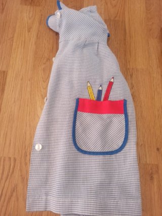 Bata Colegio La Presentación.(2batas dispo,talla 2
