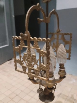 Lámpara de bronce antigua
