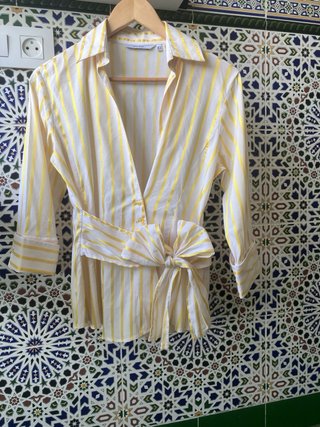 Camisa Zara Rayas Blancas y Amarillas Talla M