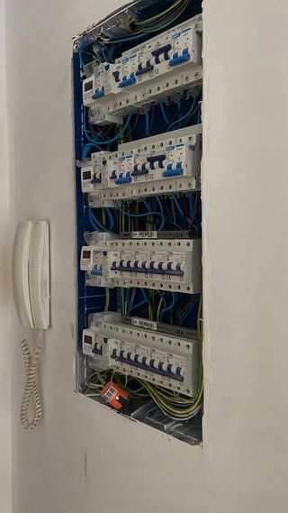 Electricidad ,aire acondicionado