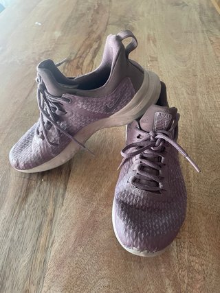 Nike Rival lilas talla 38