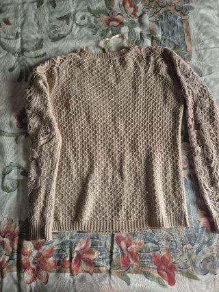 Jersey beige con encaje