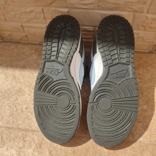 Zapatillas Nike Grises y Blancas
