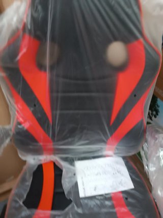 Silla de oficina ergonómica negra y roja
