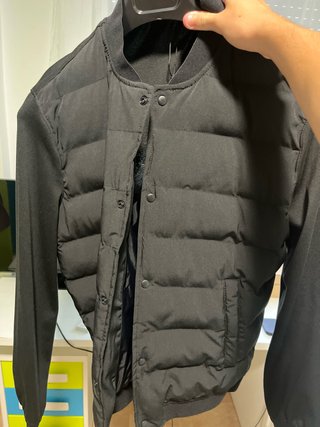 Chaqueta bomber negra acolchada