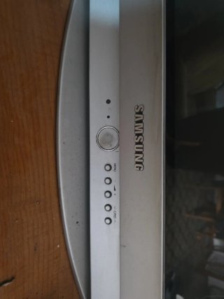 Televisor antiguo de tubo