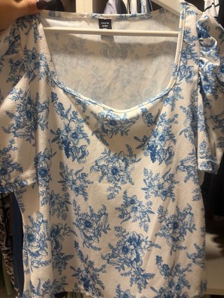Top floral SHEIN XL sin estrenar