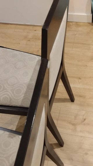 4 Sillas Comedor Banak Tela y Madera