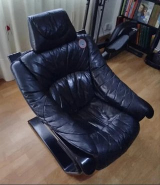 Sillón de piel negro