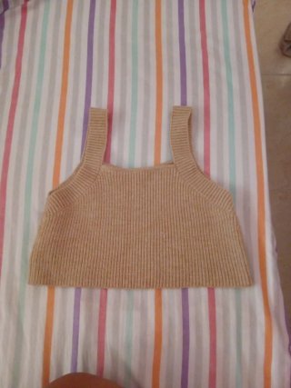 Top beige de punto
