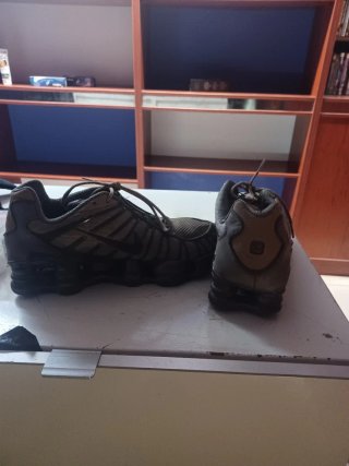Zapatillas Nike Shox Marrones/Grises