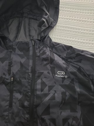 Chubasquero Decathlon Kiprun XL Negro/Gris