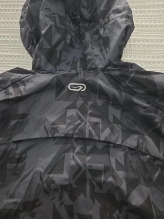 Chubasquero Decathlon Kiprun XL Negro/Gris