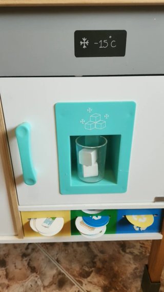 Cocinita de juguete de madera