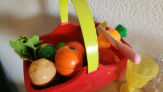 Cocinita de juguete de madera