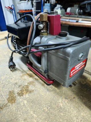 2 Bombas de Vacío Robinair VacuMaster