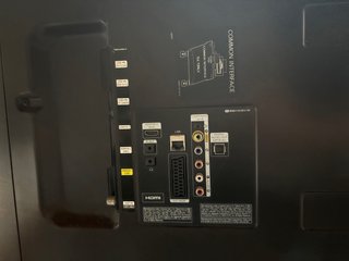 Samsung TV 55” Negra y Plateada