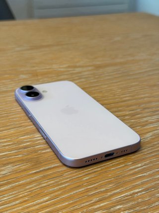 iPhone 17 Morado