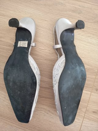 Zapatos de tacón plateados talla 40