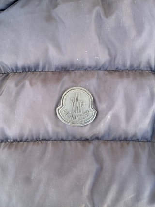Chaqueta Moncler Negra y Roja