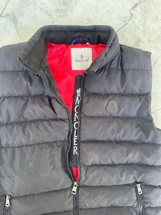 Chaqueta Moncler Negra y Roja
