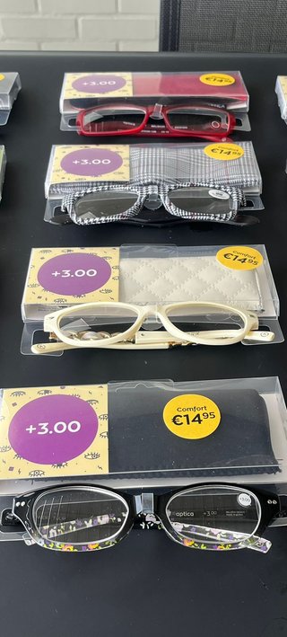 Gafas de lectura y de Sol. Liquidación por Quiebra