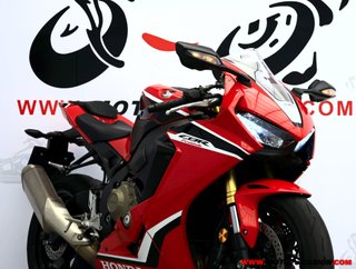HONDA CBR 1000 RR FIREBLADE