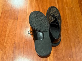 Scarpe Stringate Derby Uomo Fendi Roma Motivo FF