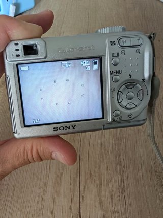 Sony Cyber-shot DSC-W1 + Funda + Memoria + Cable