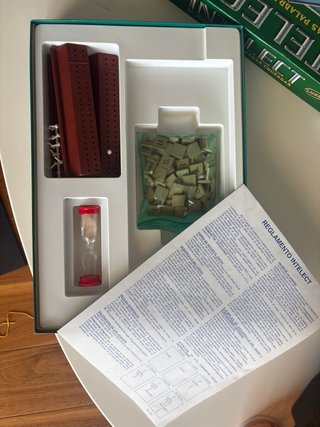 Intelect Luxe Juego de Palabras Cruzadas