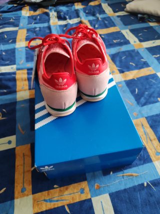 Zapatillas Adidas Rosas y Rojas
