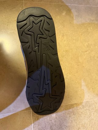 Zapatillas BAPE Oro/Morado. Precio negociable.