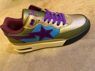 Zapatillas BAPE Oro/Morado. Precio negociable.