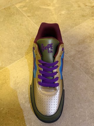 Zapatillas BAPE Oro/Morado. Precio negociable.