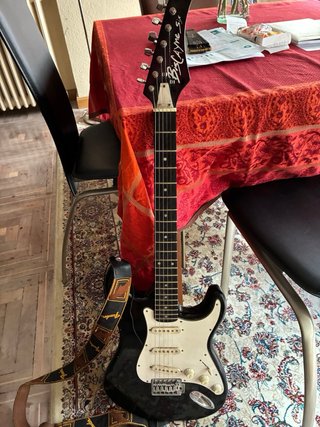 Guitarra Biscayne Six Negra