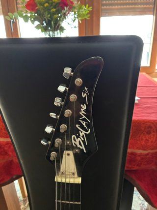Guitarra Biscayne Six Negra