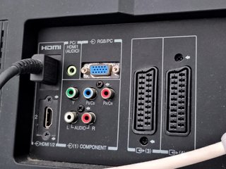 Televisión Toshiba Negra 37 pulgadas con soporte