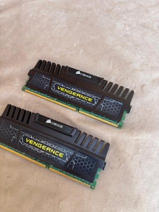 2x Corsair Vengeance RAM 8GB