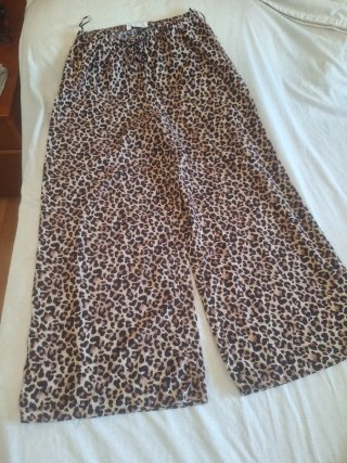 Pantalón estampado animal print