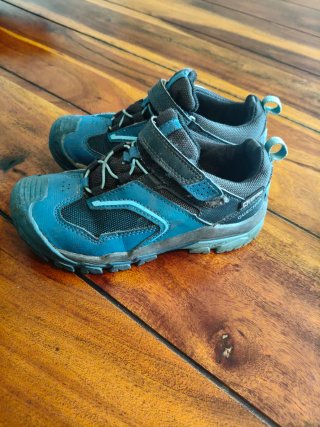 REGALO lote de calzado T29