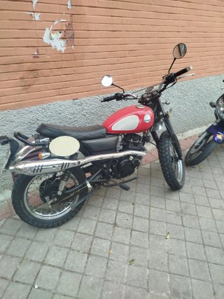 Moto Mash 125 Carburación Roja