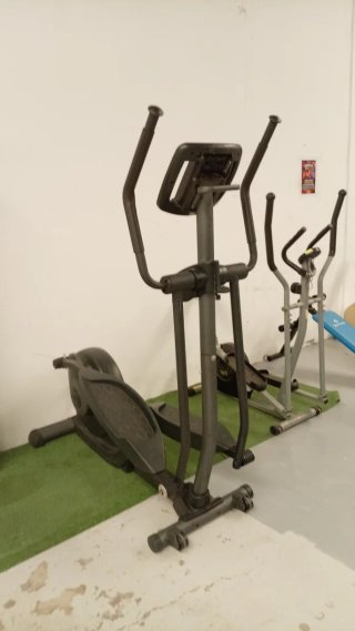 Máquinas de Gimnasio: Elíptica, Bicicleta y Remo