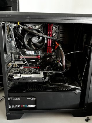 Ordenador Gaming Negro con Ventana