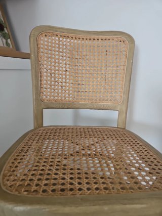 Sillas de ratán y madera