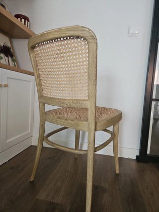 Sillas de ratán y madera