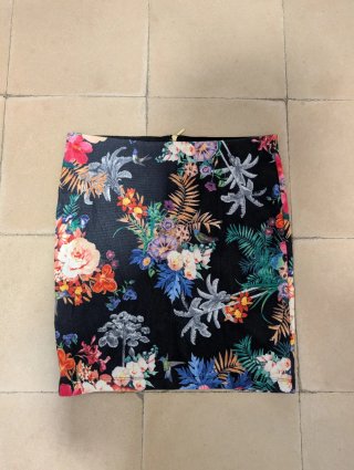 Falda Stradivarius Estampado Floral Talla M
