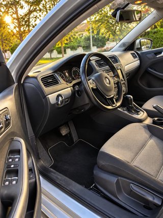 Volkswagen Jetta hybrido automatico