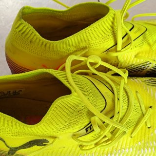 Scarpe da calcio Puma gialle e nere