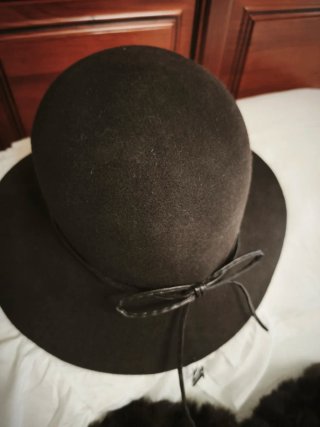 Conjunto sombrero y bufanda marrón