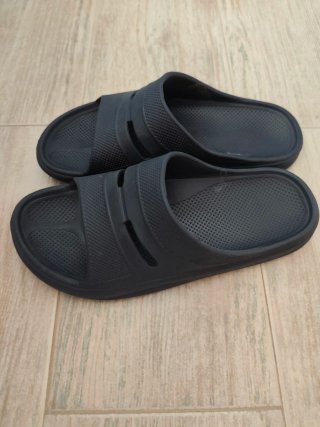Chanclas de goma para niño, talla 32